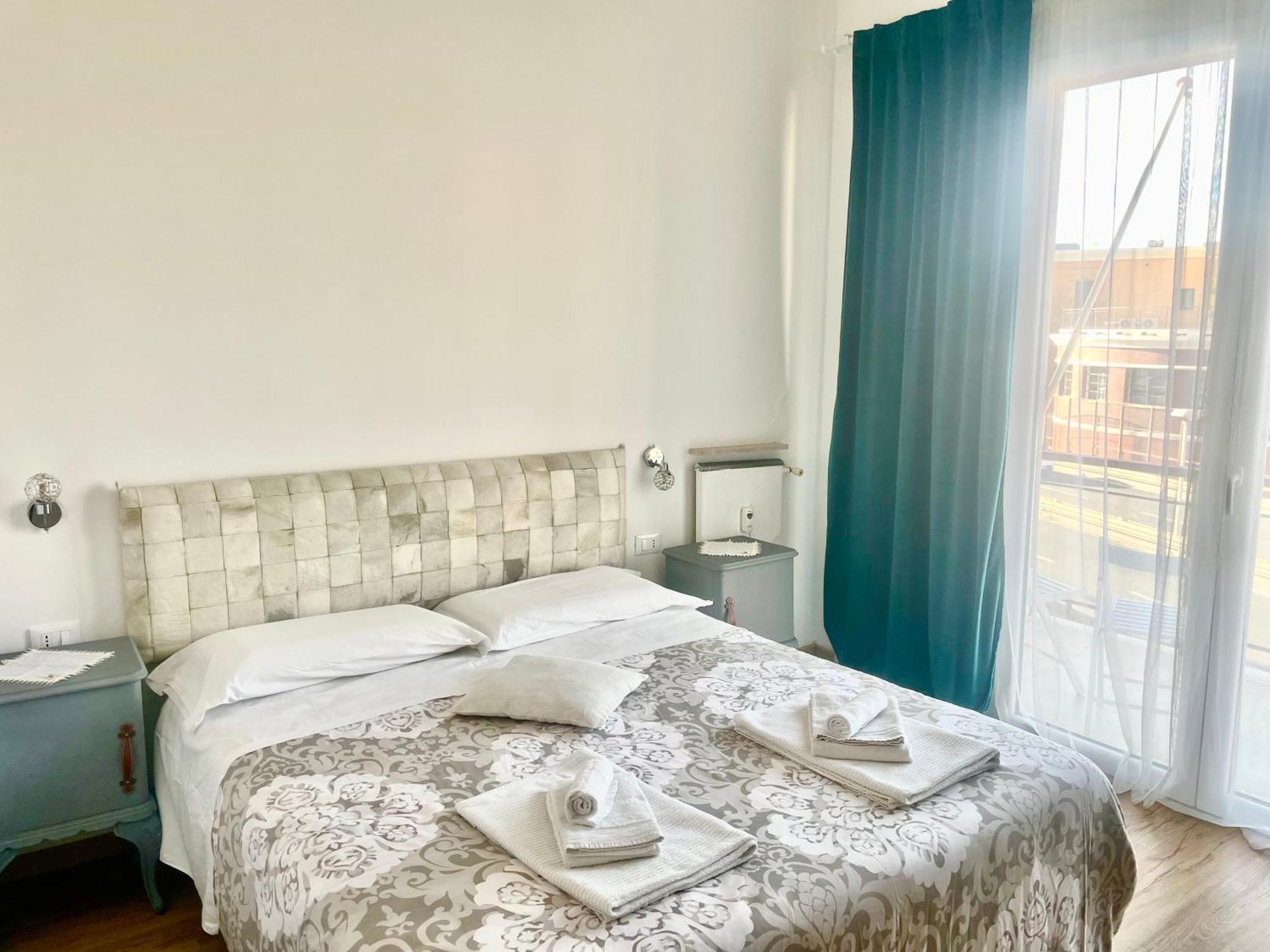 Cavour16 Couette-café