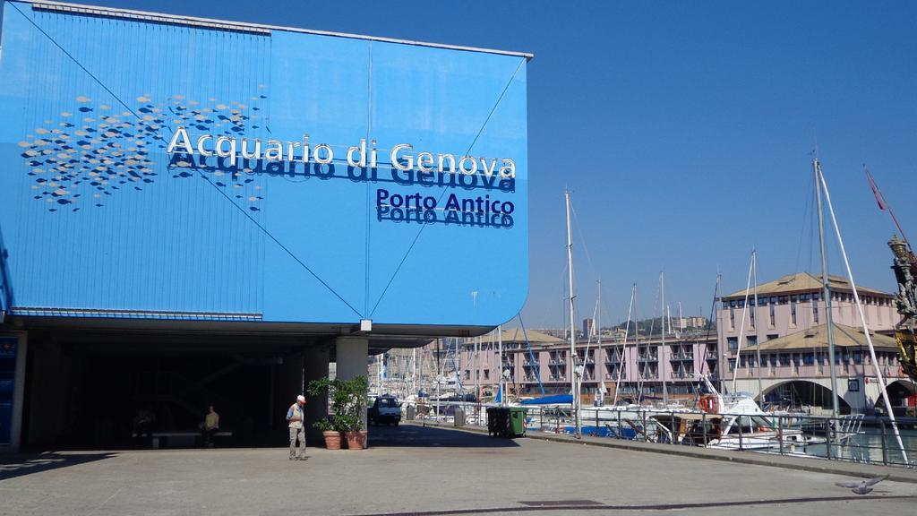 Cavour16 3* Gênes